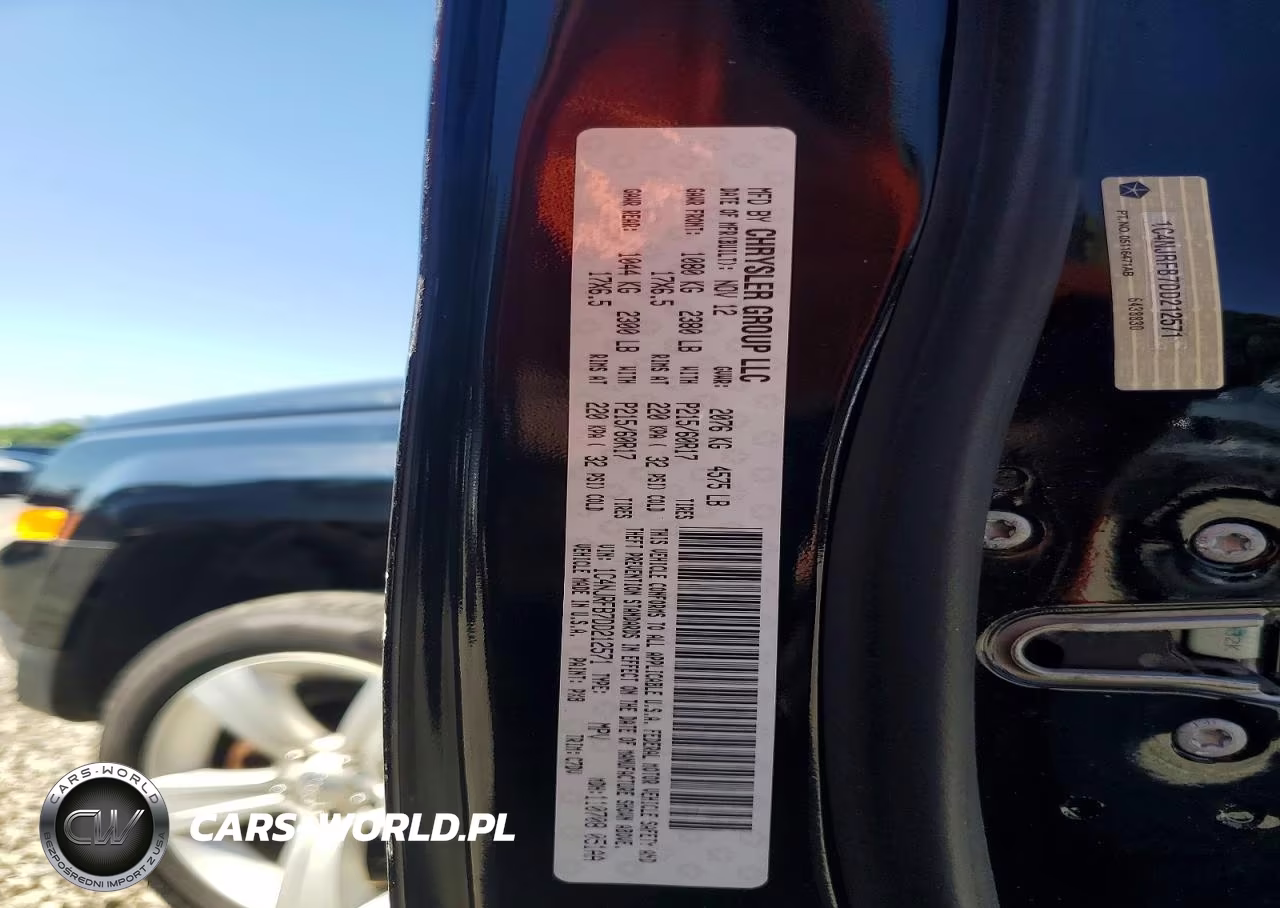 2013 Jeep Patriot Latitude VIN:1C4NJRFB7DD212571 - 13