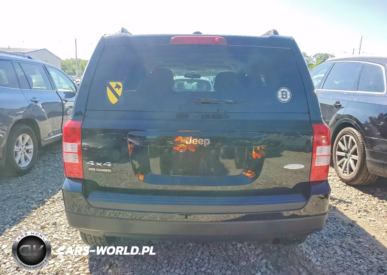 2013 Jeep Patriot Latitude VIN:1C4NJRFB7DD212571 - 6