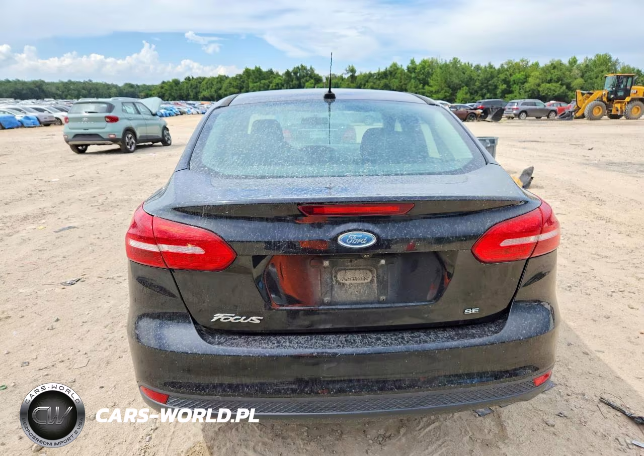 2017 Ford Focus Se VIN:1FADP3F21HL241878 - 6