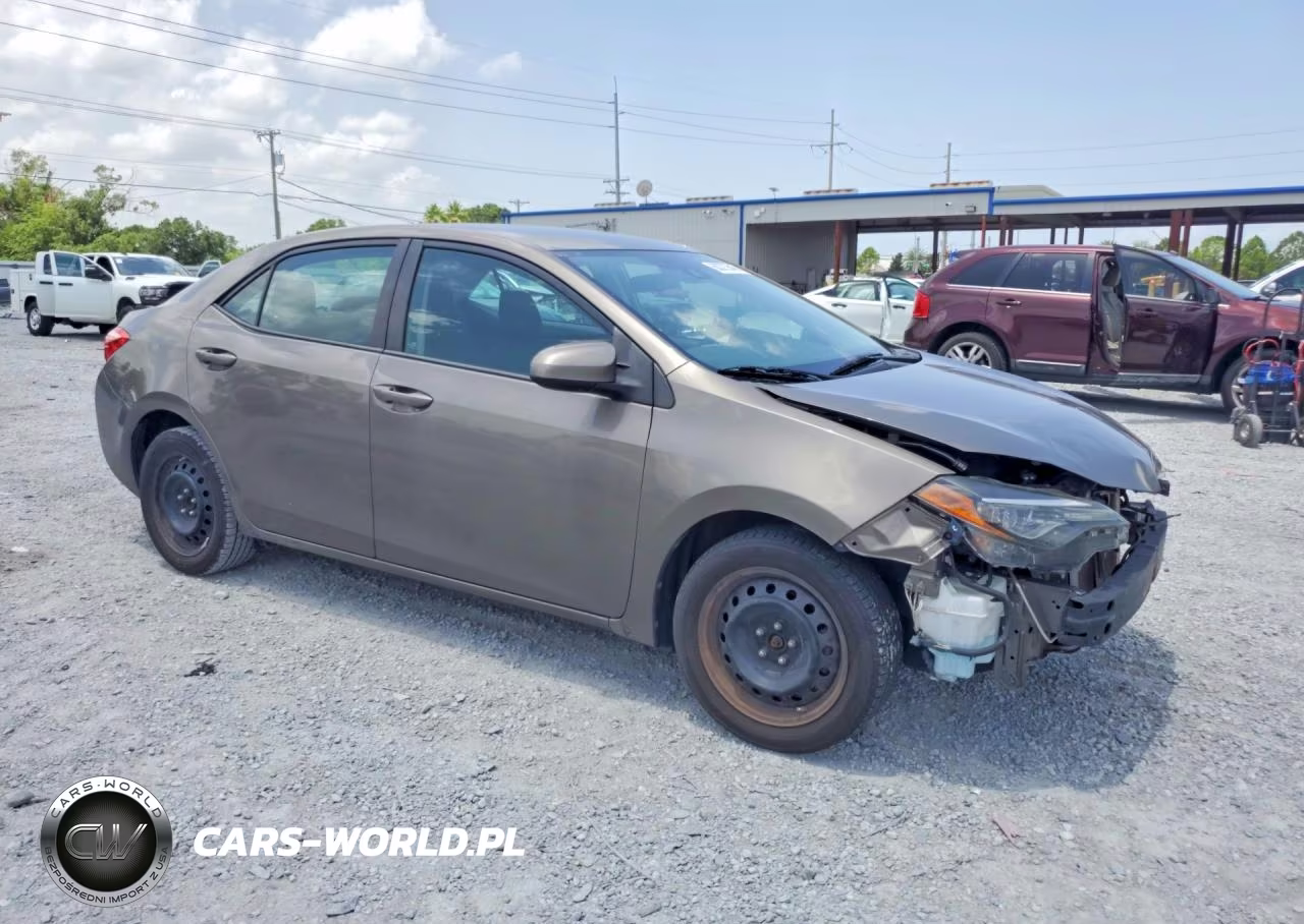 2018 Toyota Corolla Le VIN:2T1BURHE9JC986640 - 4