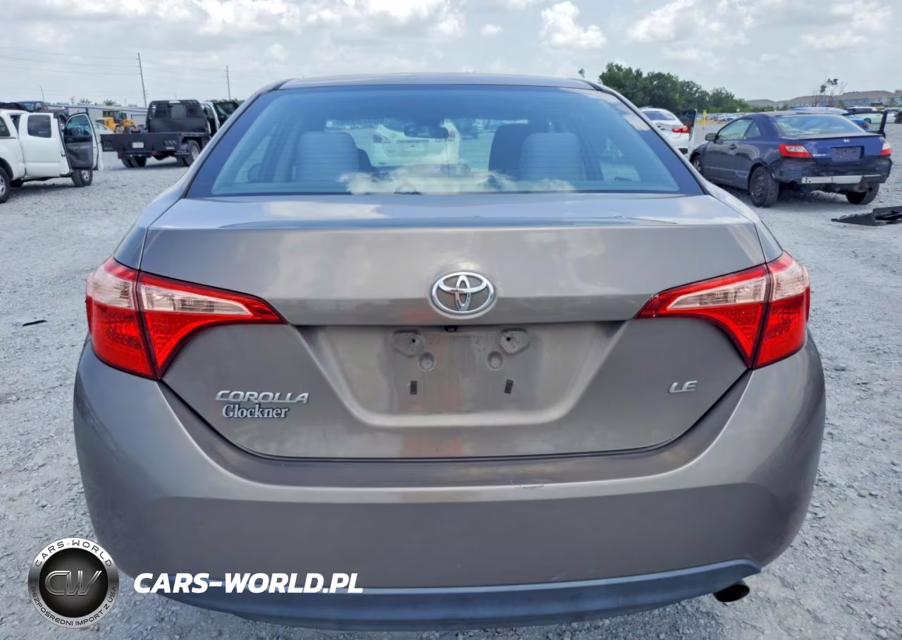 2018 Toyota Corolla Le VIN:2T1BURHE9JC986640 - 6