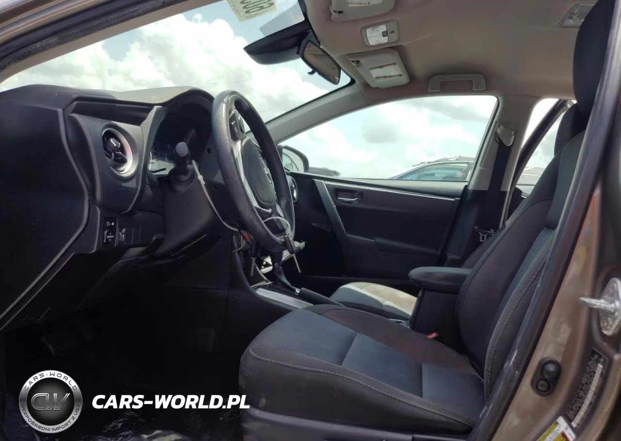 2018 Toyota Corolla Le VIN:2T1BURHE9JC986640 - 7