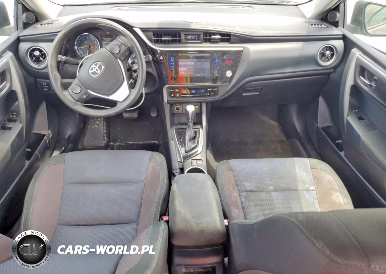 2018 Toyota Corolla Le VIN:2T1BURHE9JC986640 - 8