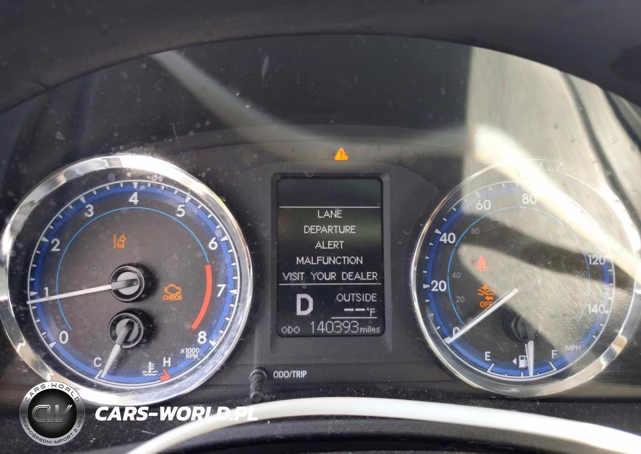 2018 Toyota Corolla Le VIN:2T1BURHE9JC986640 - 9