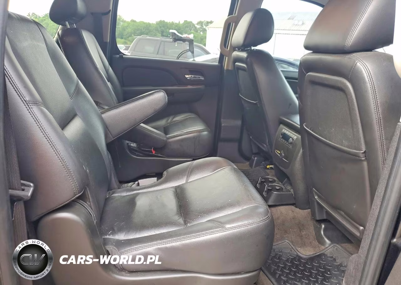 2010 Chevrolet Suburban K1500 Ltz VIN:1GNUKKE3XAR181736 - 11