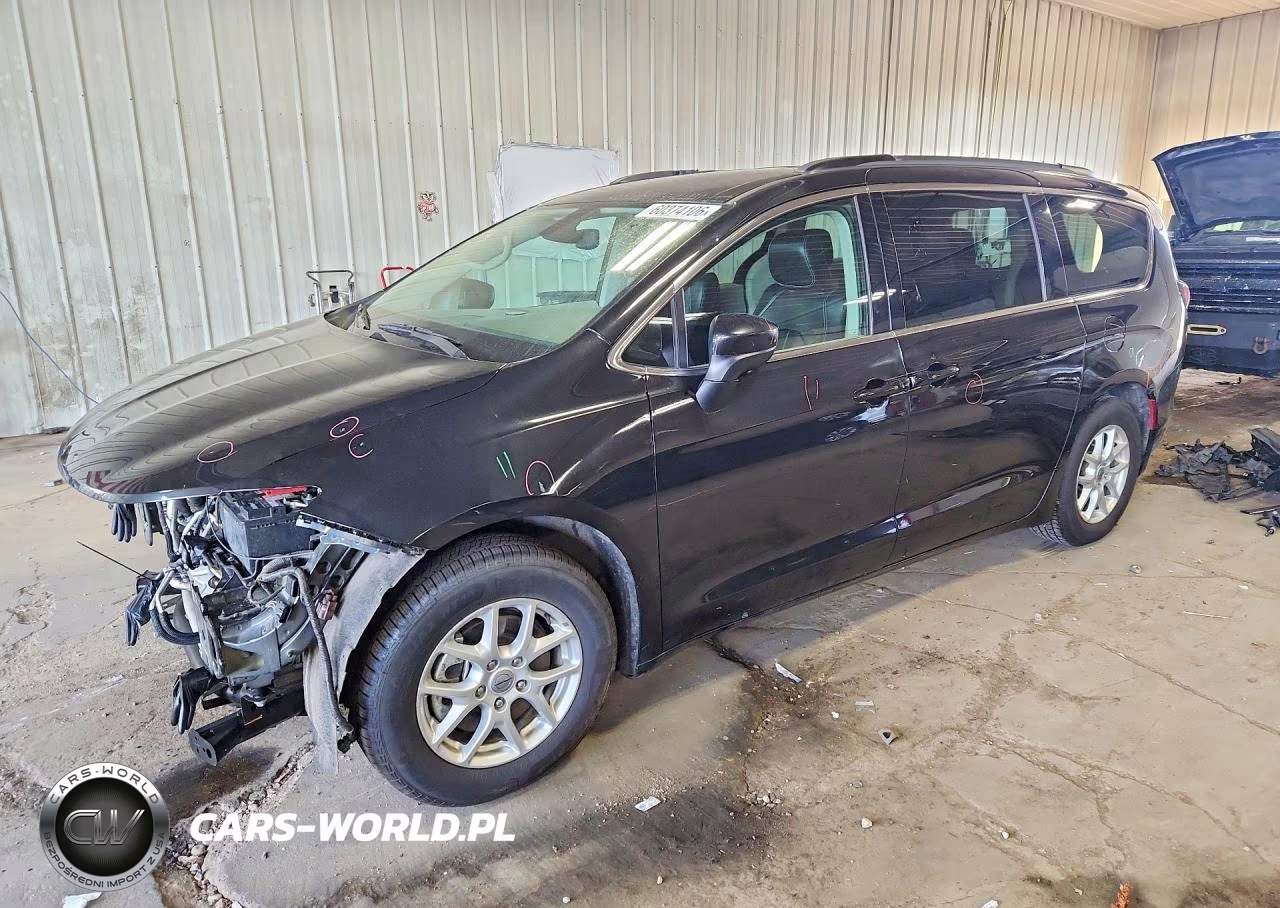 2021 Chrysler Voyager Lxi – zdjęcie 1 z 14