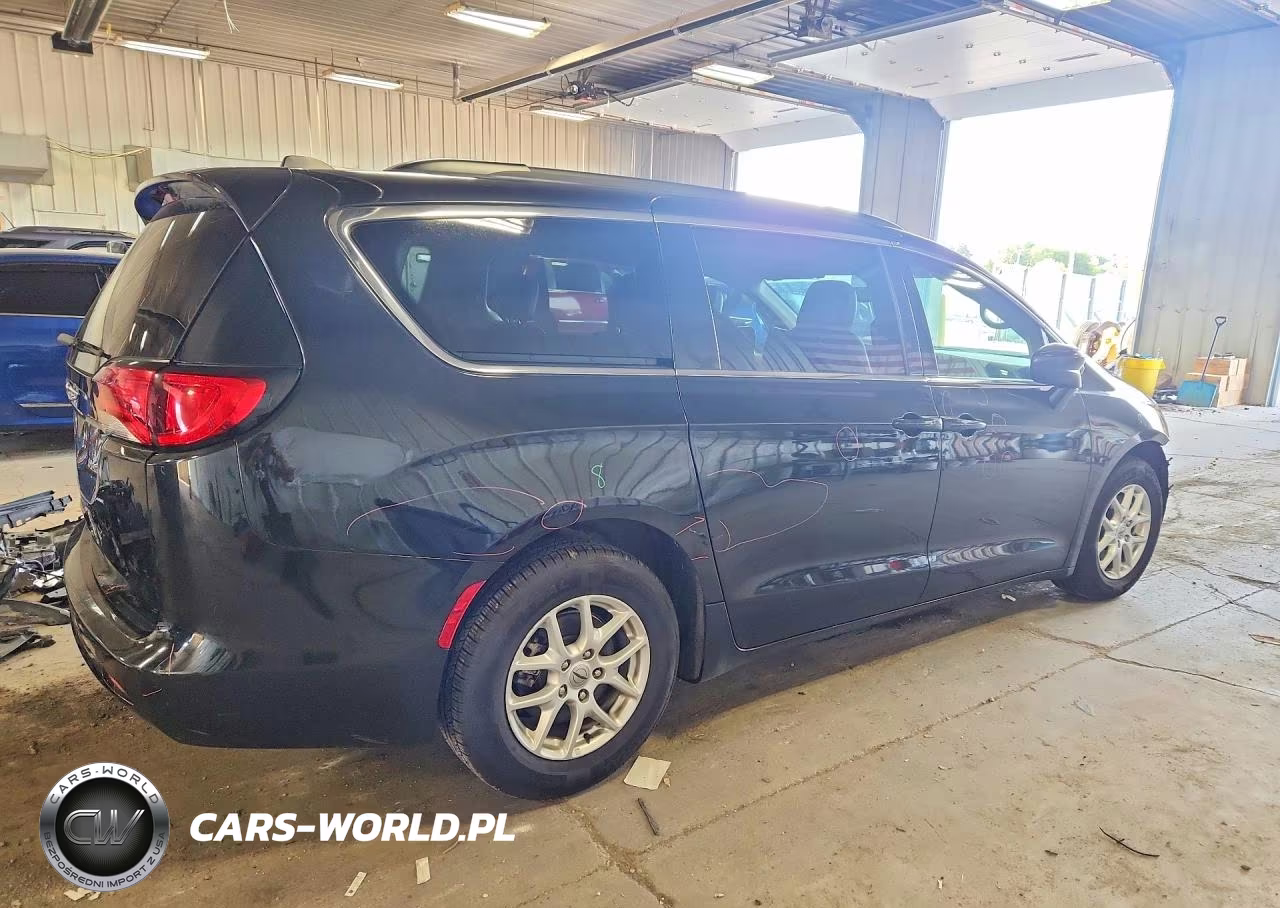 2021 Chrysler Voyager Lxi VIN:2C4RC1DG0MR571320 - 3