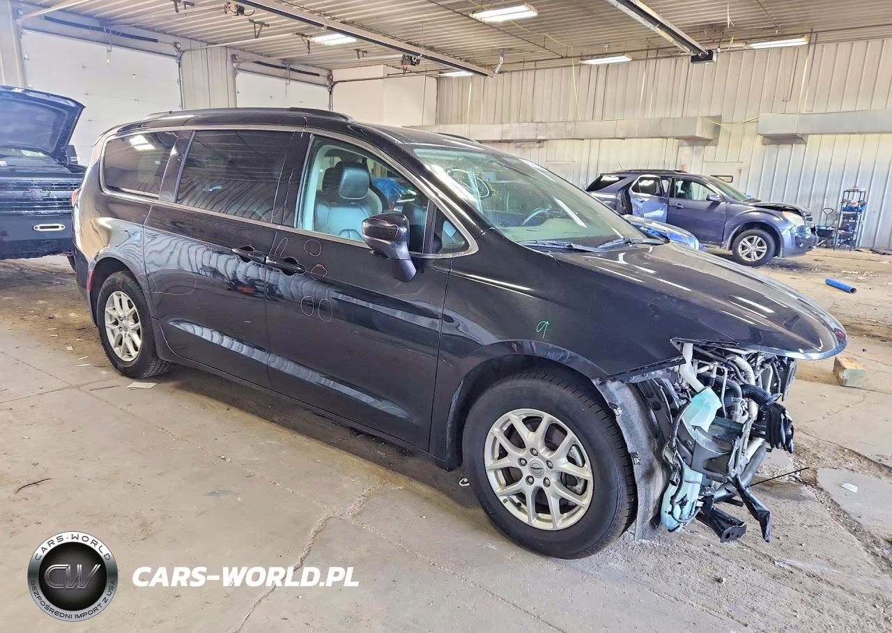 2021 Chrysler Voyager Lxi VIN:2C4RC1DG0MR571320 - 4