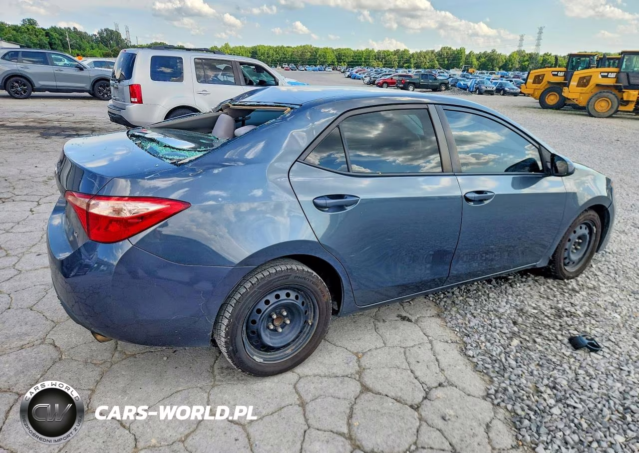 2017 Toyota Corolla Le VIN:5YFBURHEXHP594874 - 3