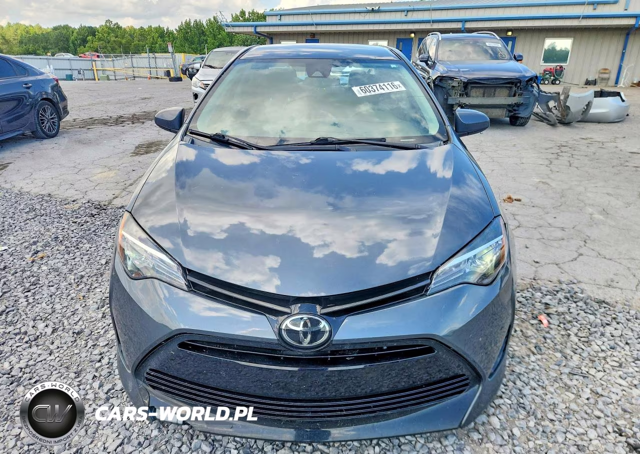 2017 Toyota Corolla Le VIN:5YFBURHEXHP594874 - 5