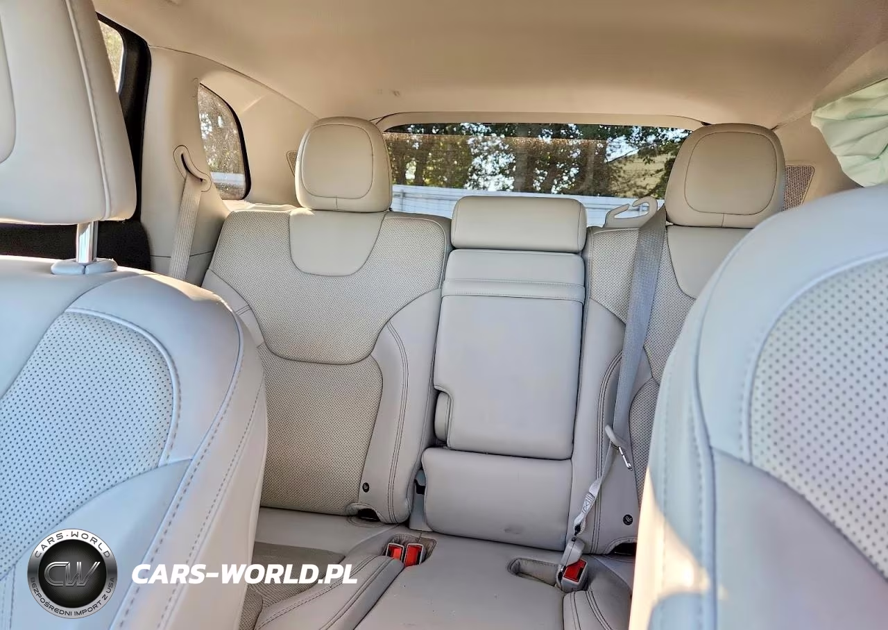2019 Jeep Cherokee Limited VIN:1C4PJMDN1KD131961 - 10