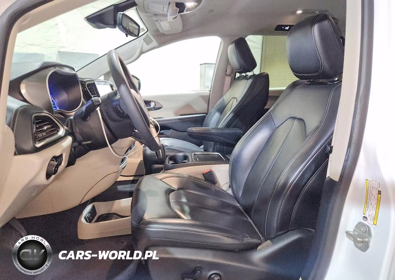 2024 Chrysler Pacifica Hybrid Select VIN:2C4RC1S79RR103886 - 7