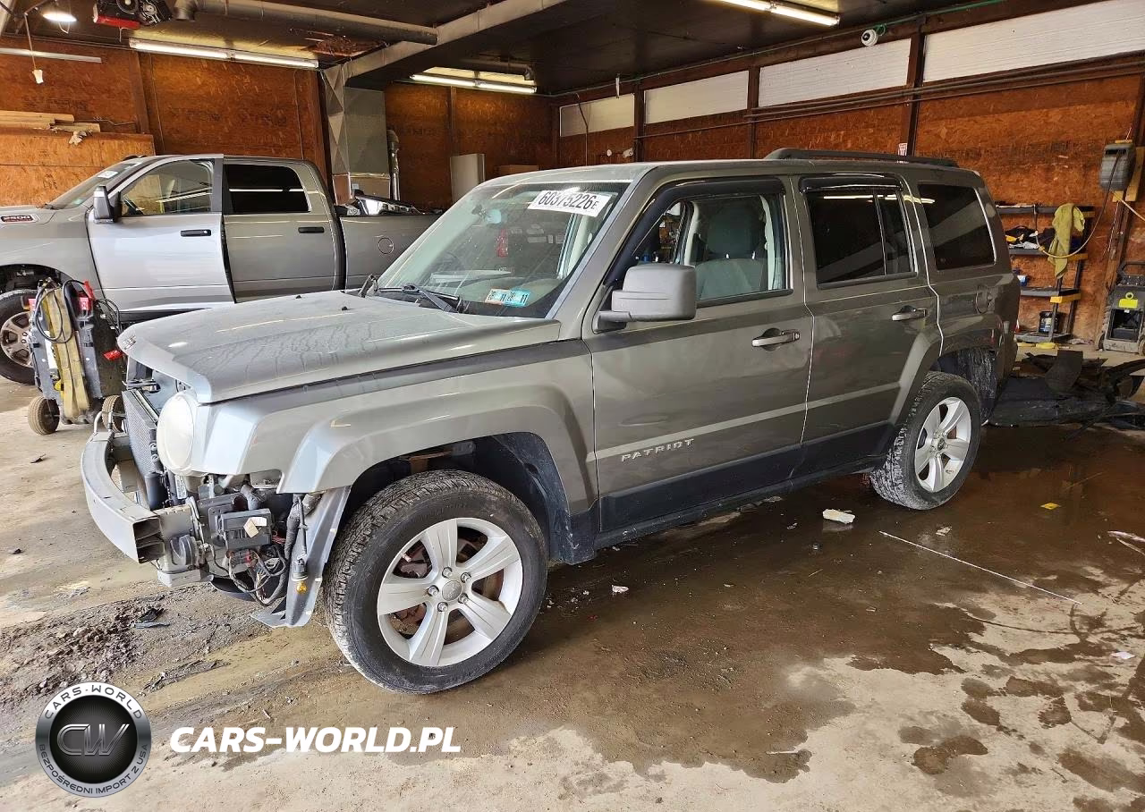 2013 Jeep Patriot Latitude – zdjęcie 1 z 14