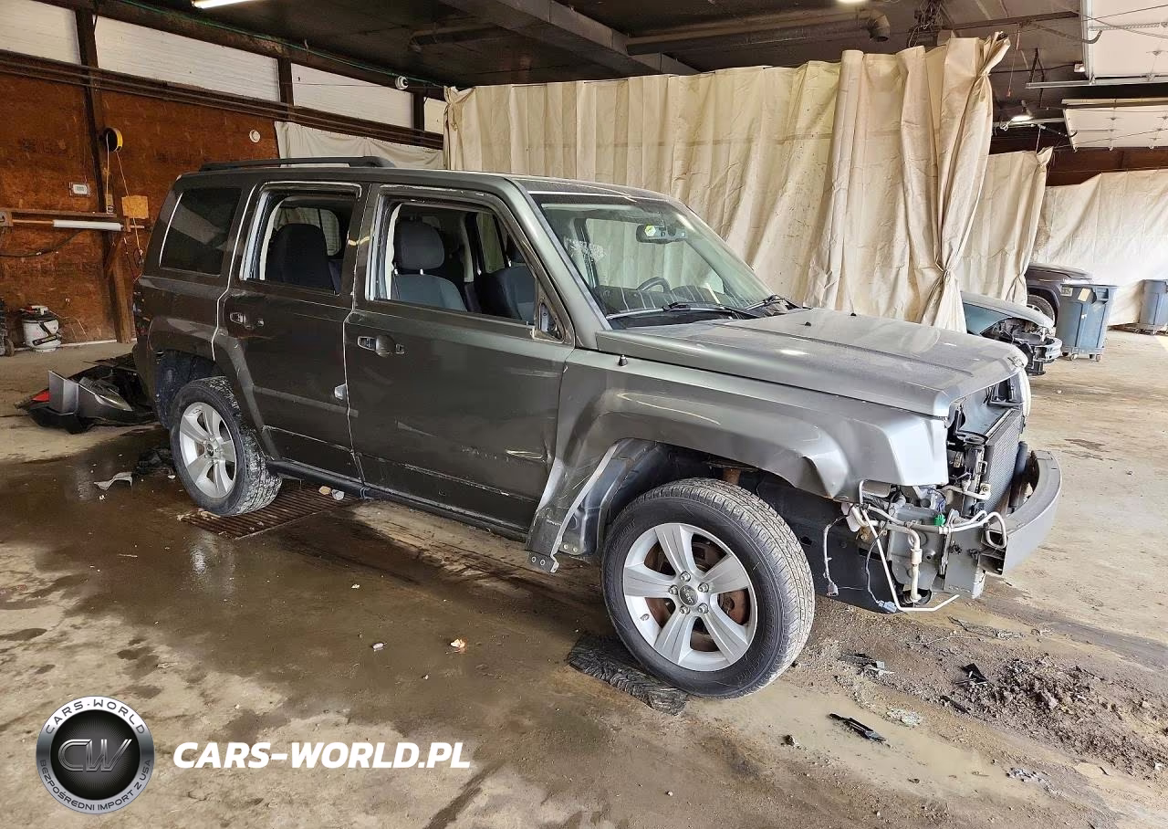 2013 Jeep Patriot Latitude VIN:1C4NJRFB8DD101091 - 4