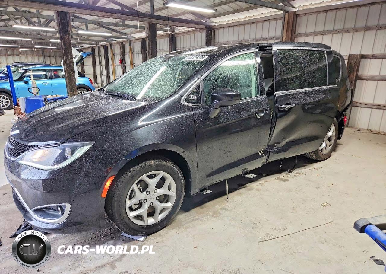 2019 Chrysler Pacifica Touring Plus VIN:2C4RC1FG2KR577372 - 1