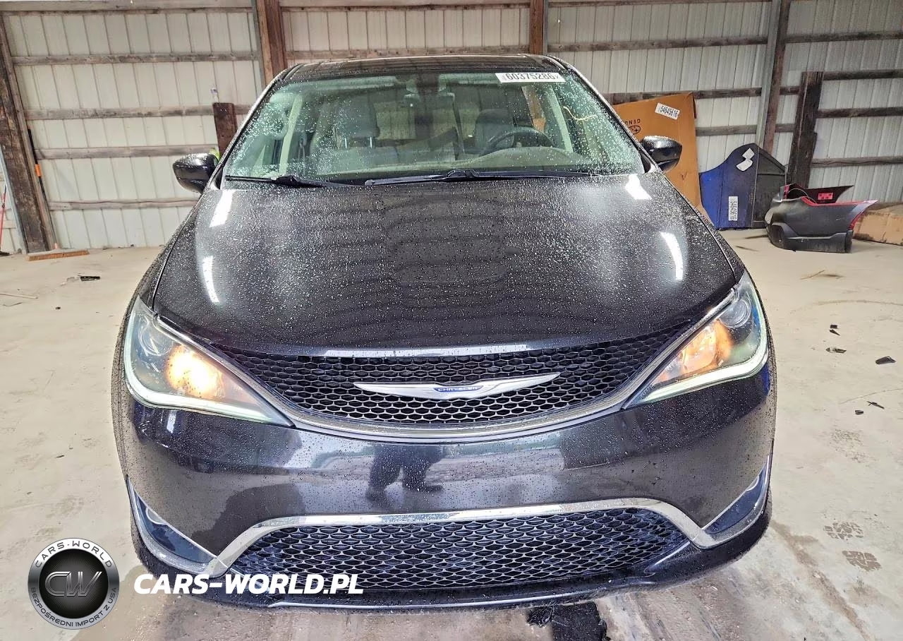 2019 Chrysler Pacifica Touring Plus VIN:2C4RC1FG2KR577372 - 5