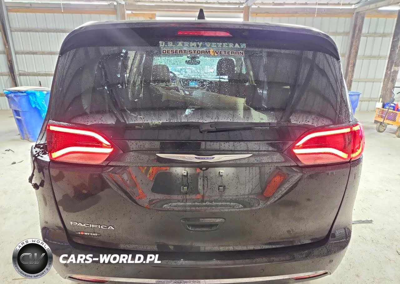 2019 Chrysler Pacifica Touring Plus VIN:2C4RC1FG2KR577372 - 6
