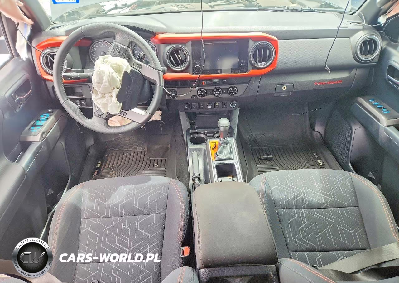 2018 Toyota Tacoma Trd Sport VIN:5TFAZ5CN6JX057987 - 8