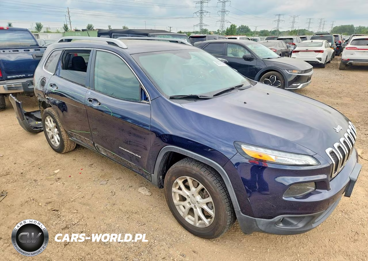 2015 Jeep Cherokee Latitude VIN:1C4PJMCB2FW626266 - 4