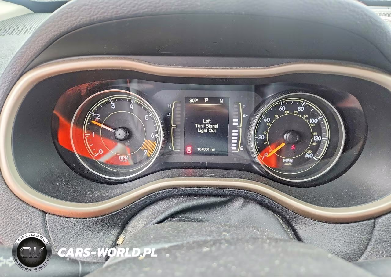 2015 Jeep Cherokee Latitude VIN:1C4PJMCB2FW626266 - 9