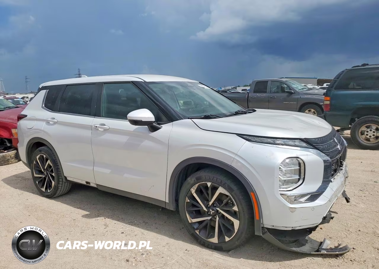 2023 Mitsubishi Outlander Se-Se Black Edition-Se Technology-Se Special Edition VIN:JA4J3UA84PZ024101 - 4
