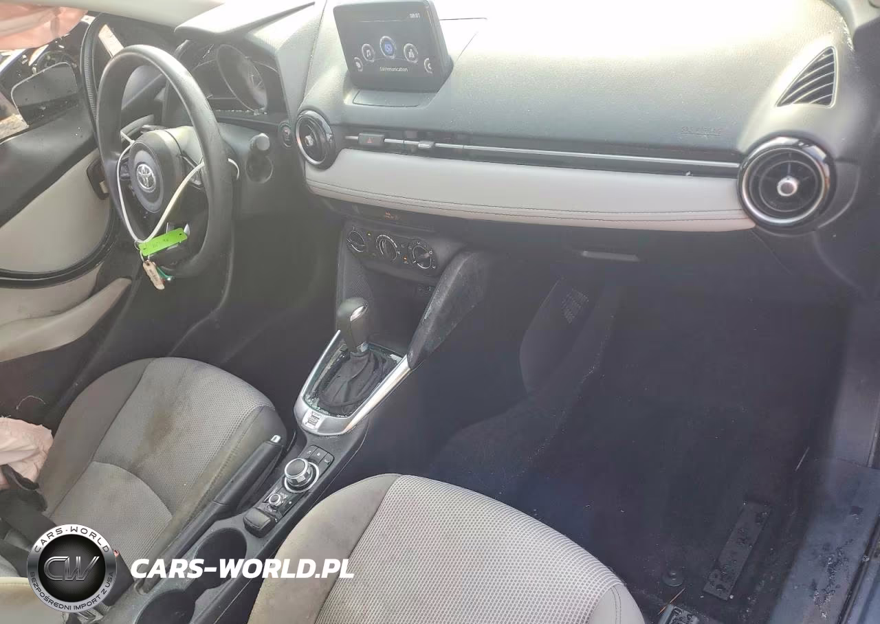 2020 Toyota Yaris Hatchback Le VIN:3MYDLBJV6LY709932 - 8
