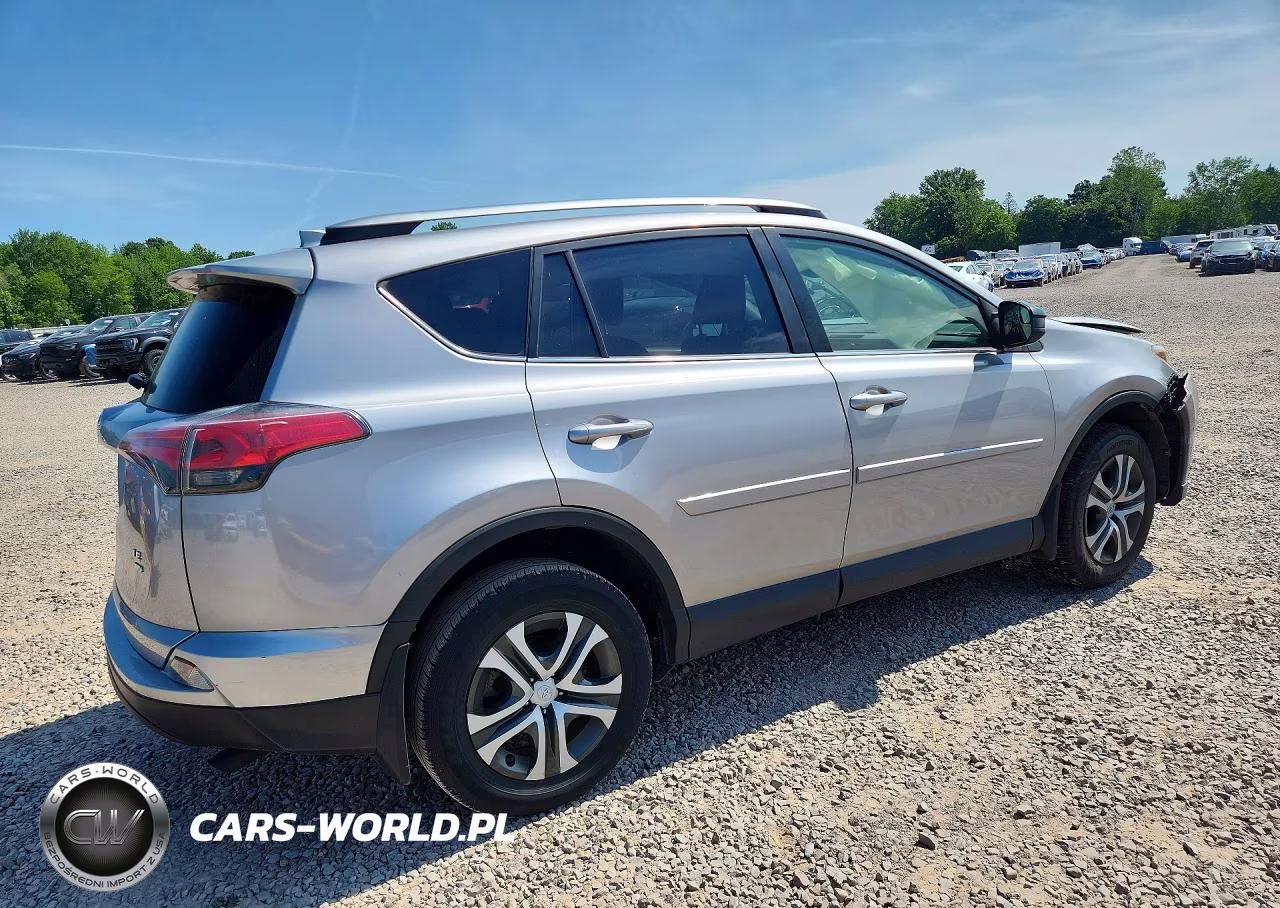 2018 Toyota Rav4 Le VIN:JTMBFREV7JJ252100 - 3