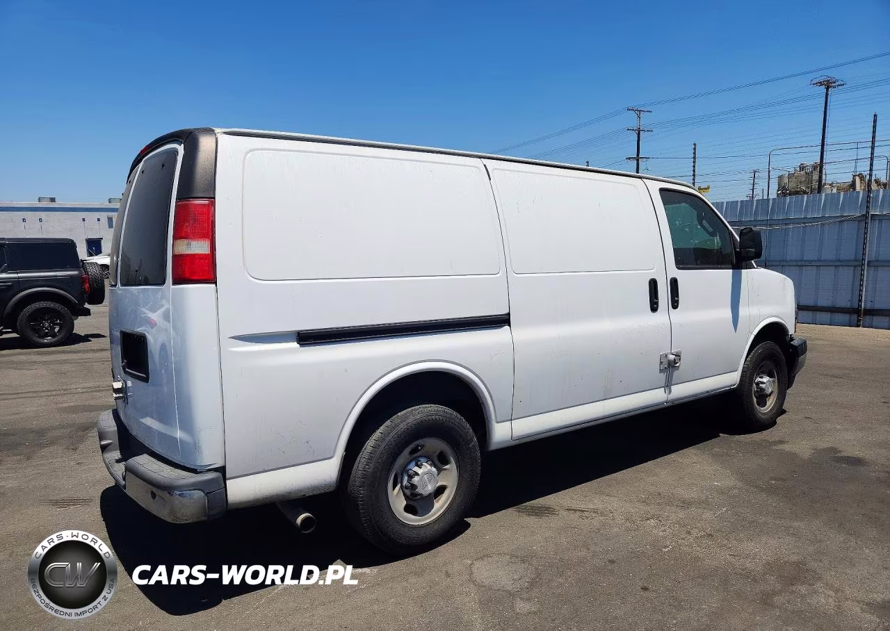 2017 Chevrolet Express G2500 VIN:1GCWGAFF8H1115863 - 3