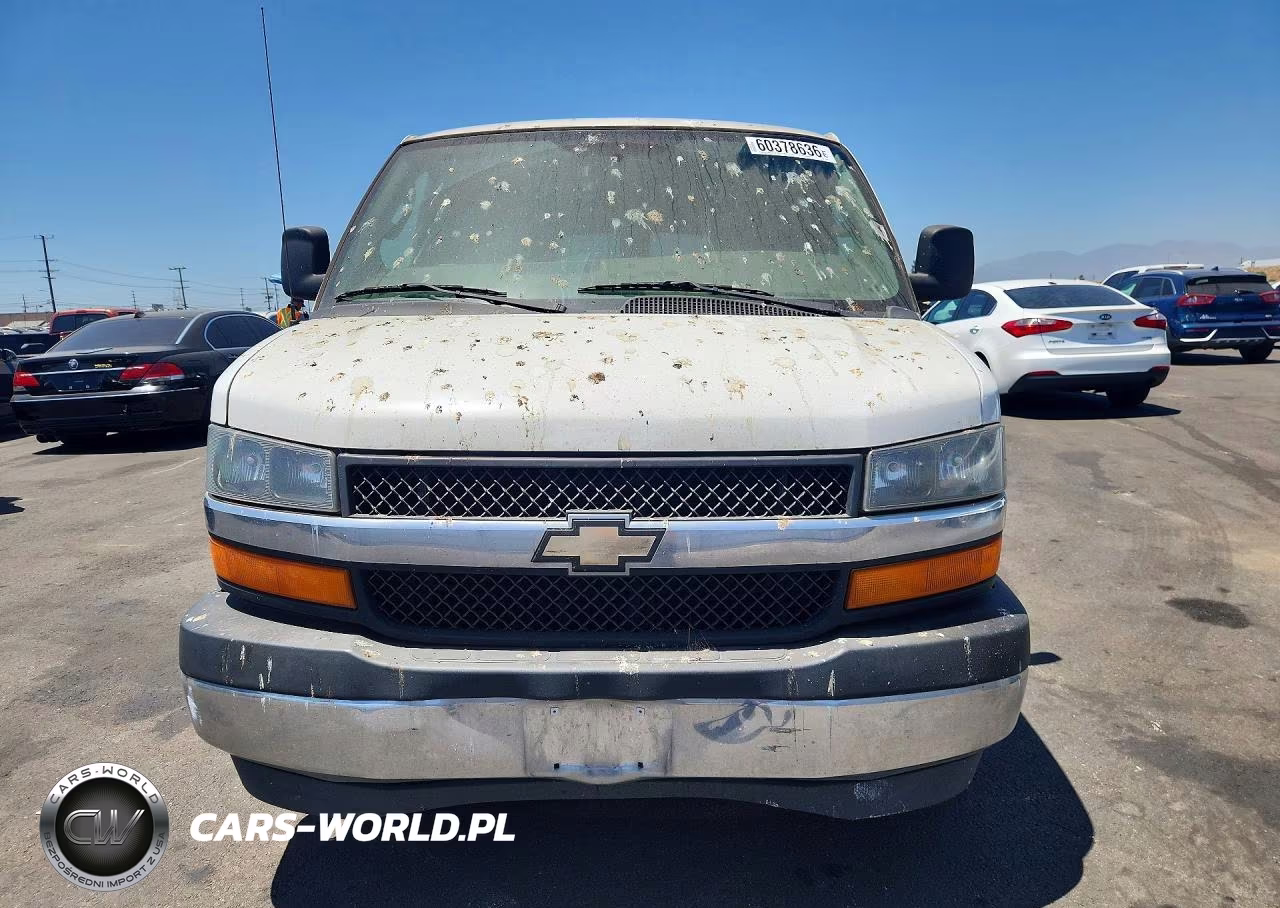 2017 Chevrolet Express G2500 VIN:1GCWGAFF8H1115863 - 5