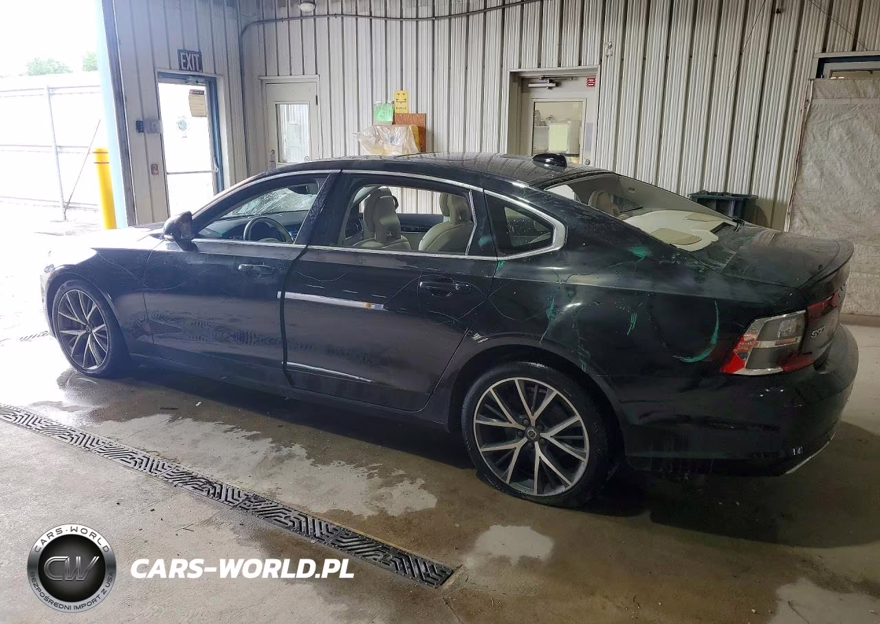 2018 Volvo S90 T6 Momentum VIN:LVY992MK0JP032324 - 2