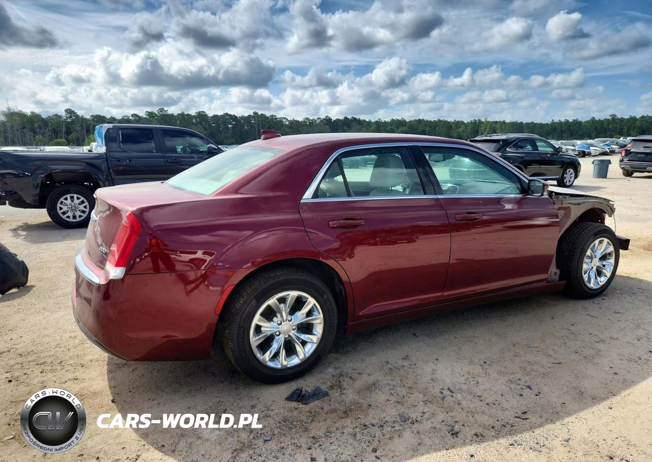 2015 Chrysler 300 Limited VIN:2C3CCAAG7FH882427 - 3
