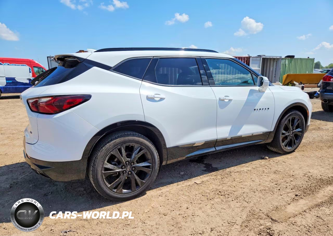 2019 Chevrolet Blazer Rs VIN:3GNKBJRS3KS693002 - 3