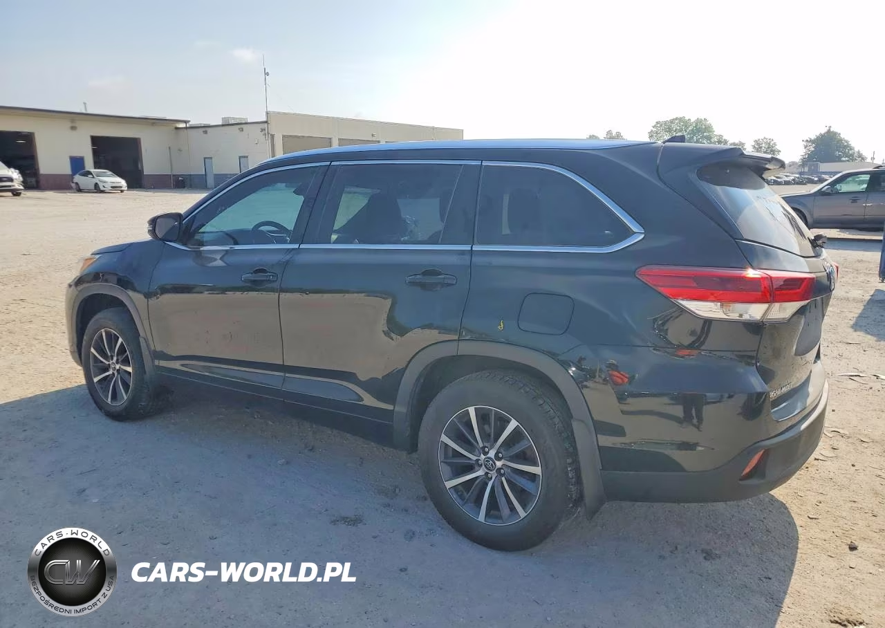 2018 Toyota Highlander Xle VIN:5TDJZRFH9JS838134 - 2