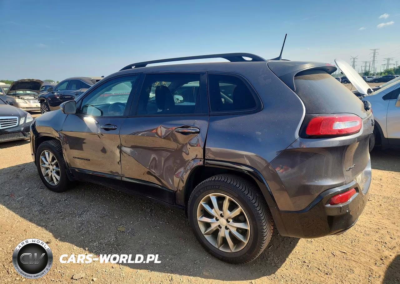 2018 Jeep Cherokee Latitude VIN:1C4PJMCX8JD597713 - 2