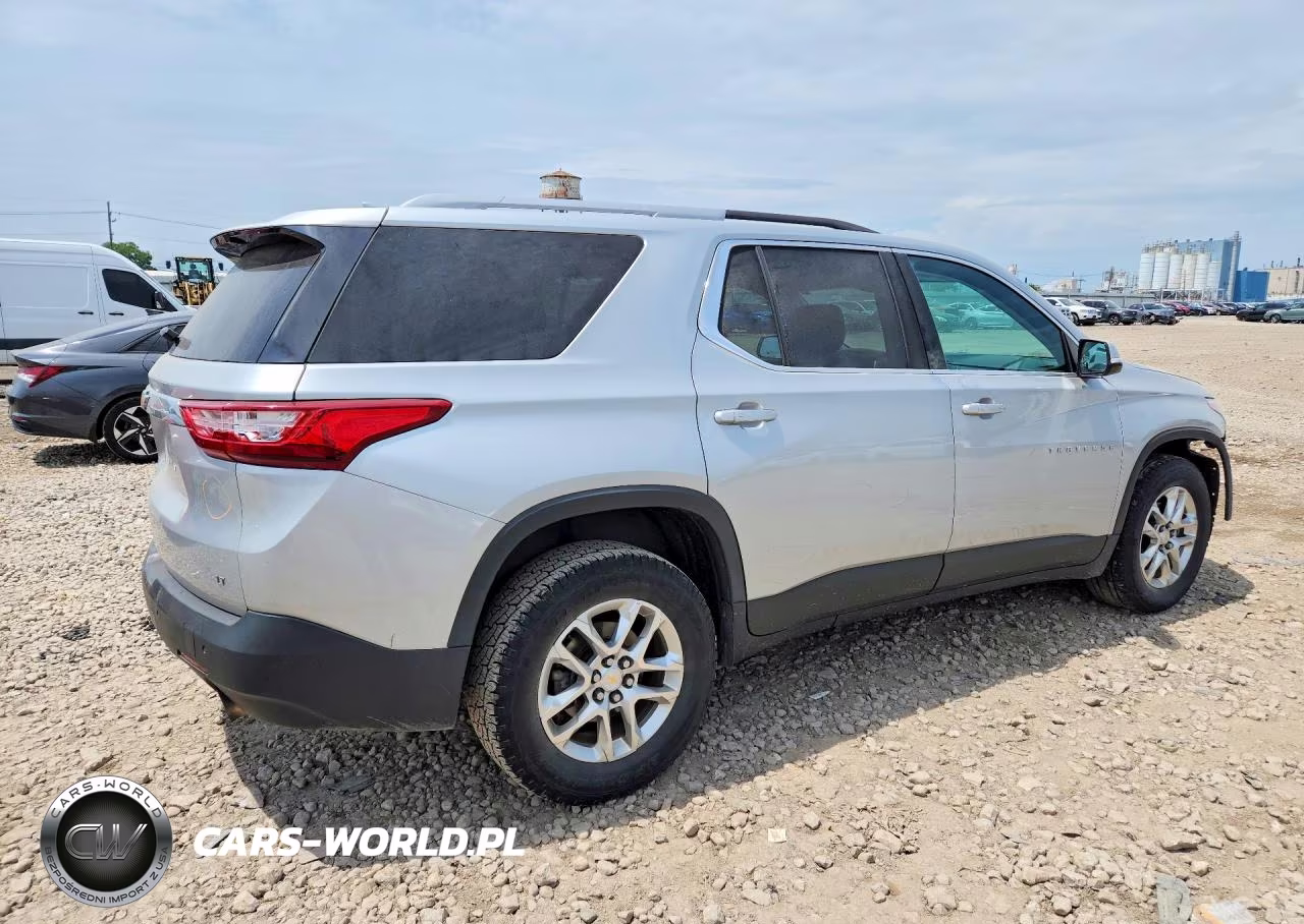 2018 Chevrolet Traverse Lt VIN:1GNERGKW5JJ117100 - 3