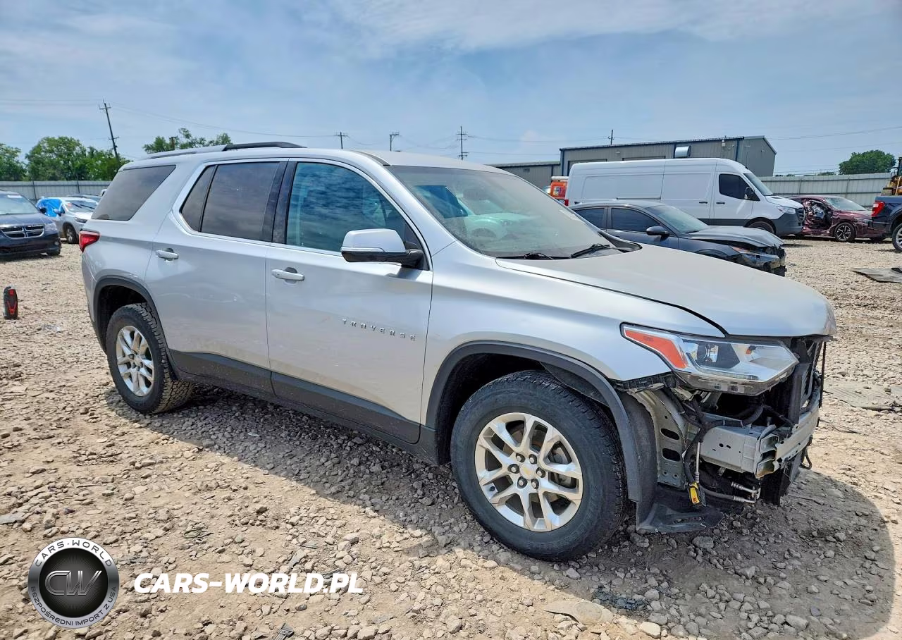 2018 Chevrolet Traverse Lt VIN:1GNERGKW5JJ117100 - 4