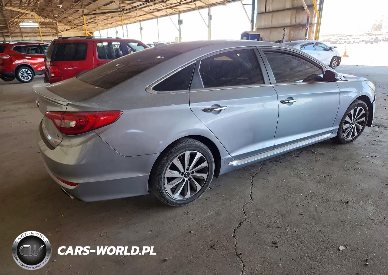 2015 Hyundai Sonata Sport VIN:5NPE34AF5FH081208 - 3