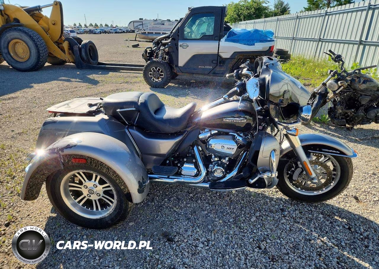 2017 Harley-Davidson Flhtcutg Tri Glide Ultra