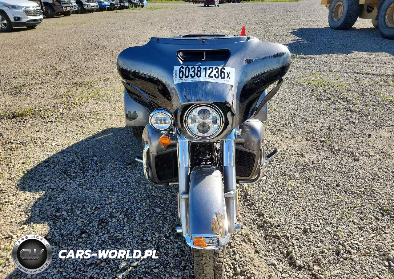 2017 Harley-Davidson Flhtcutg Tri Glide Ultra VIN:1HD1MAD14HB856286 - 2