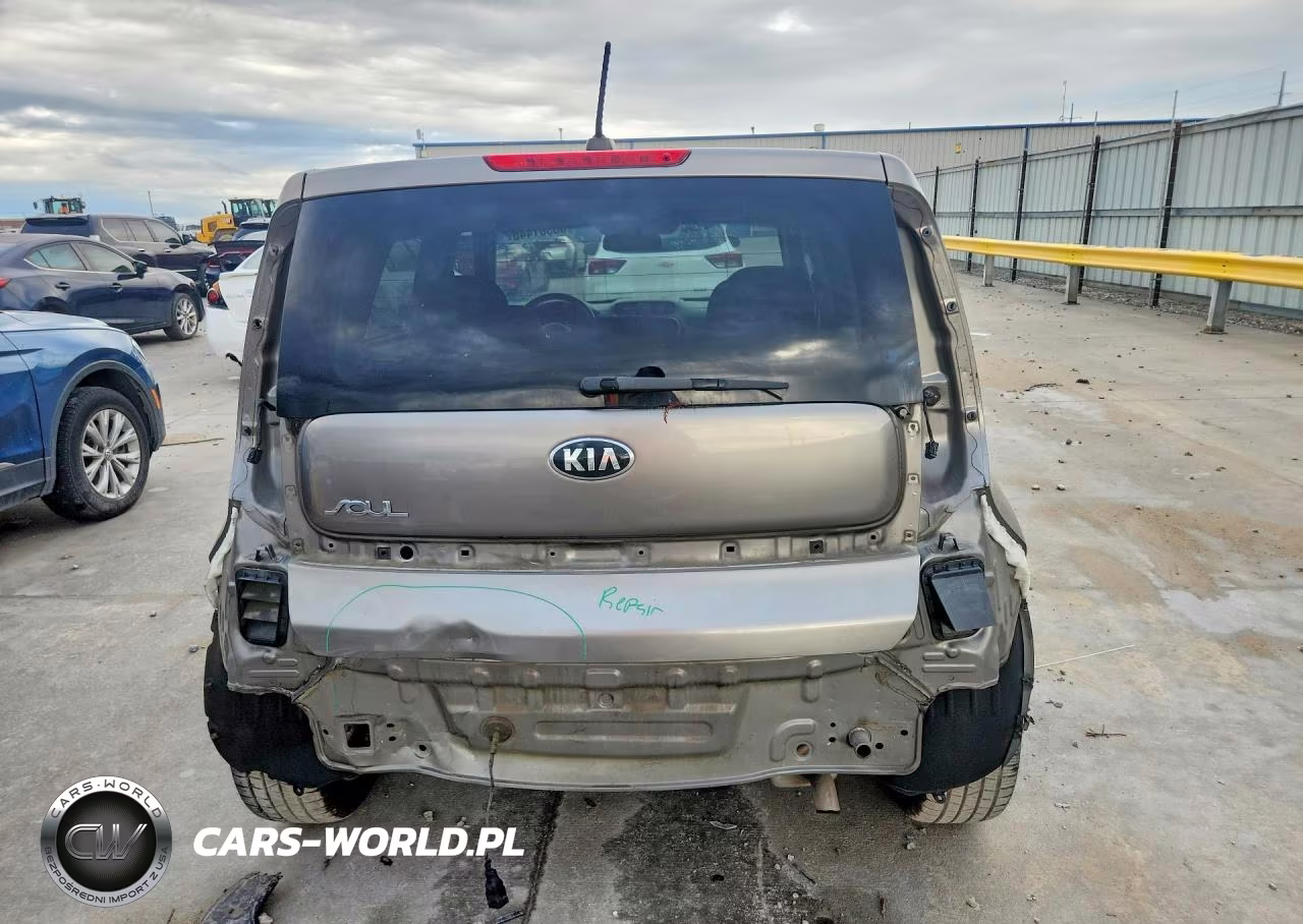 2018 Kia Soul + VIN:KNDJP3A51J7592447 - 8