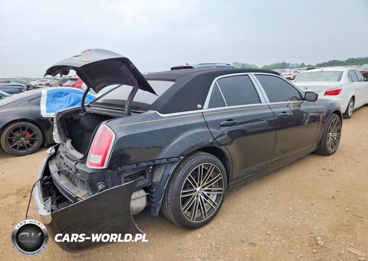 2014 Chrysler 300 VIN:2C3CCAAG8EH138494 - 3
