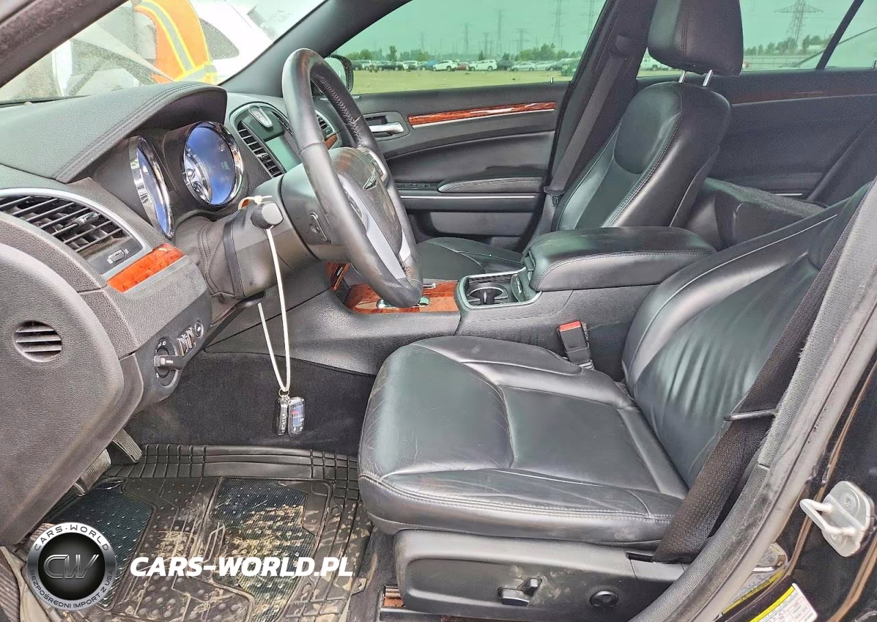2014 Chrysler 300 VIN:2C3CCAAG8EH138494 - 7