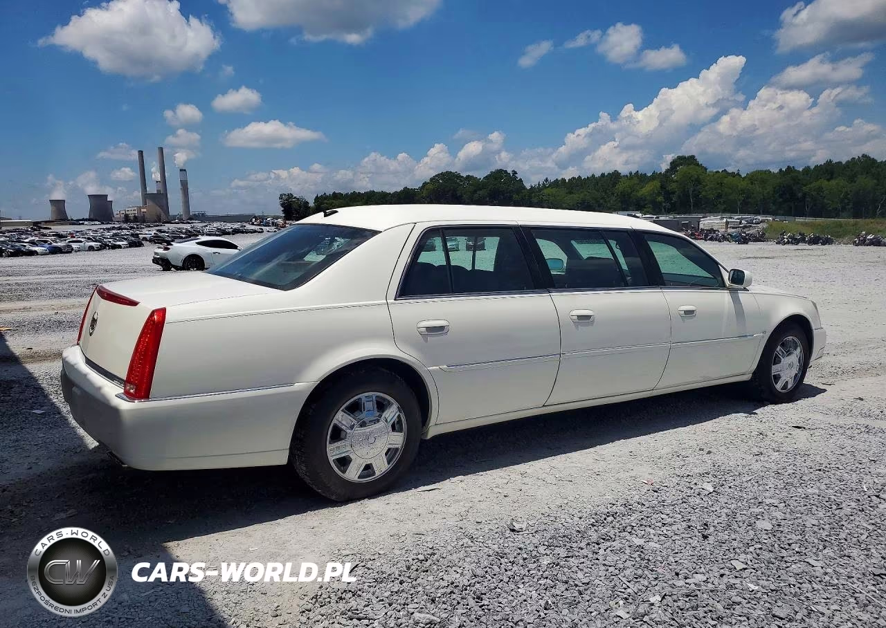 2006 Cadillac Professional Chassis VIN:1GEEH96Y66U550277 - 3