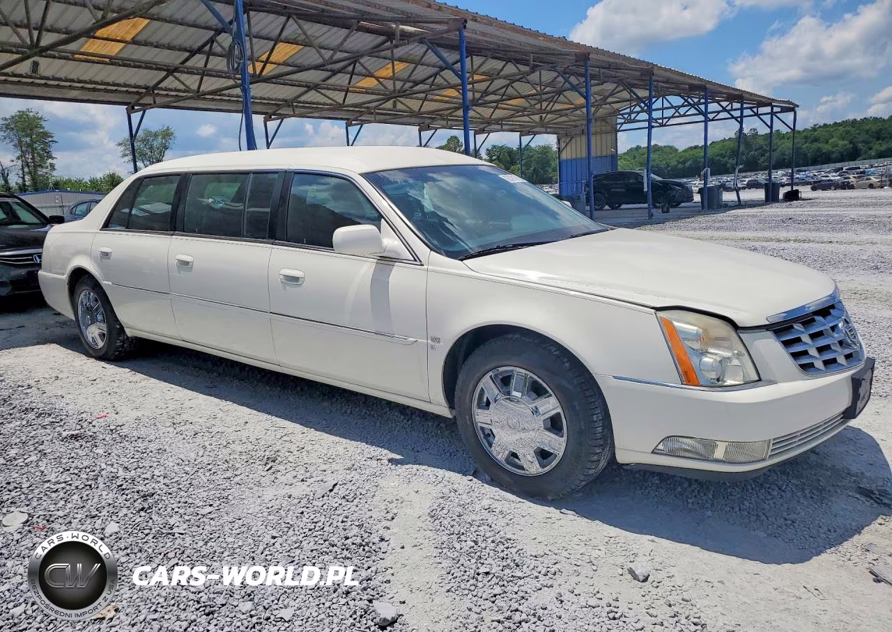 2006 Cadillac Professional Chassis VIN:1GEEH96Y66U550277 - 4