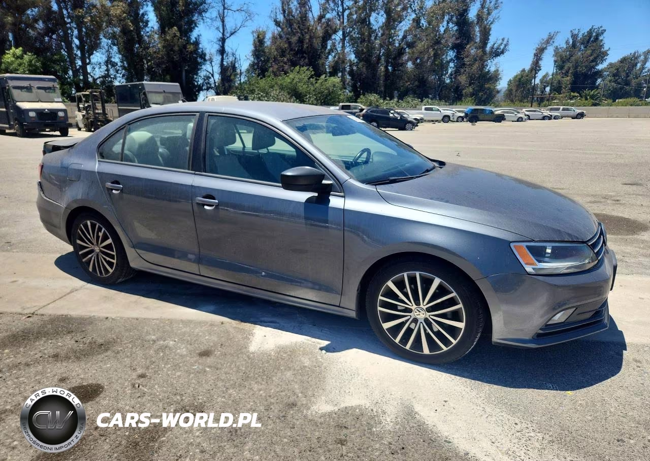 2016 Volkswagen Jetta Sport VIN:3VWB17AJ6GM332504 - 4