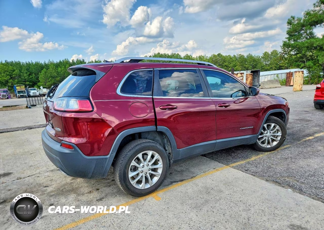 2019 Jeep Cherokee Latitude VIN:1C4PJLCX3KD263181 - 3
