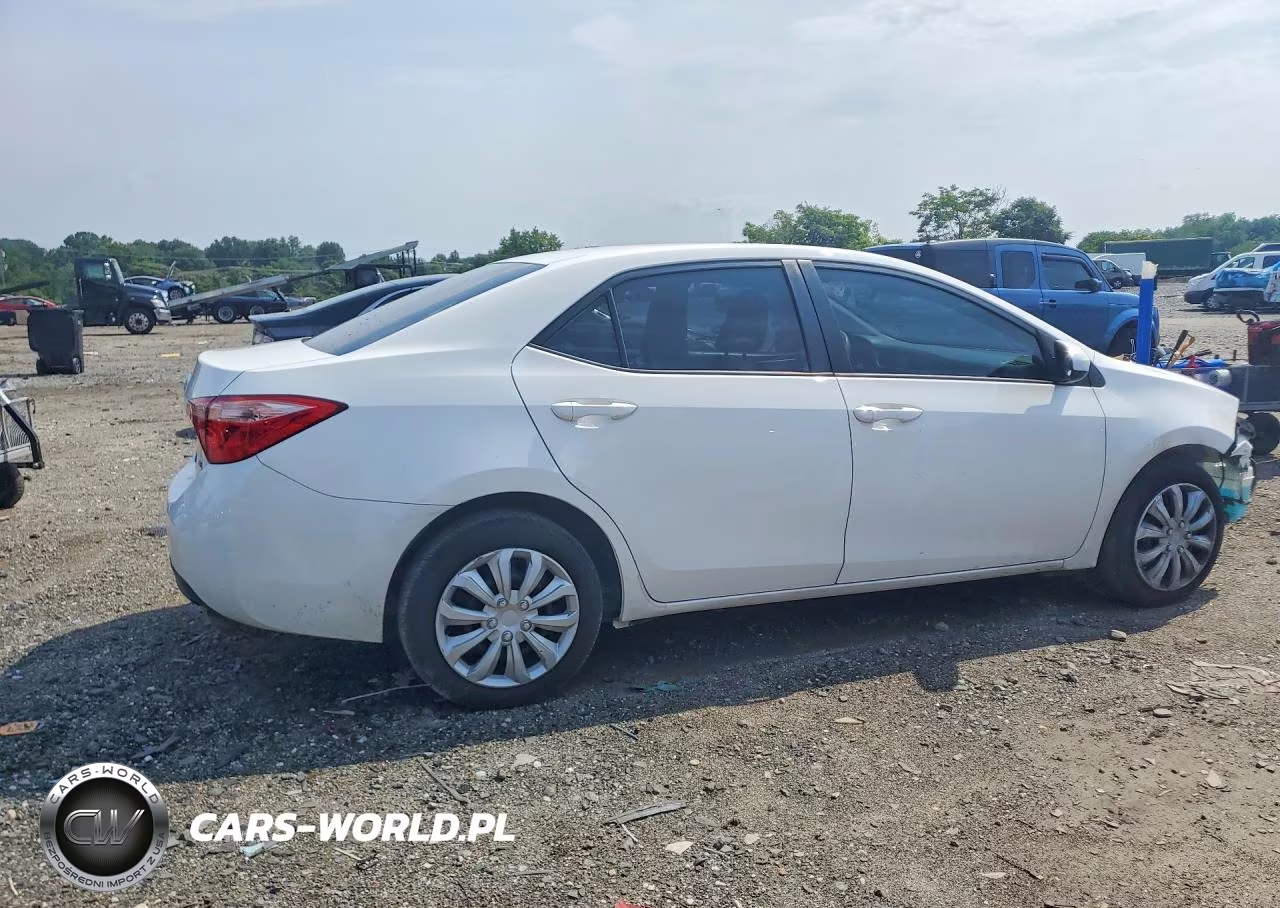 2019 Toyota Corolla Le VIN:2T1BURHE7KC204112 - 3