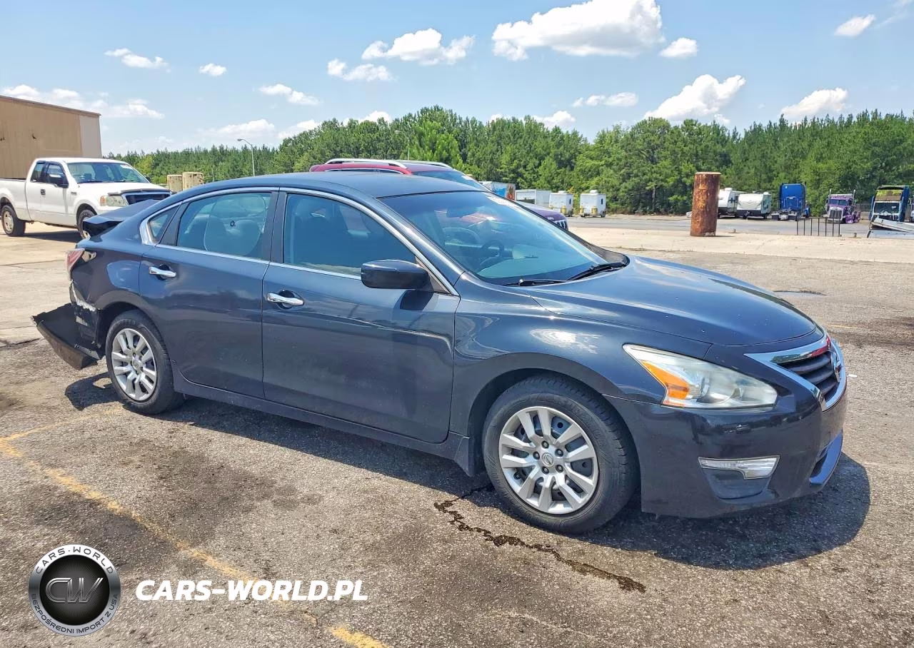 2015 Nissan Altima 2.5 S VIN:1N4AL3AP3FN329348 - 4
