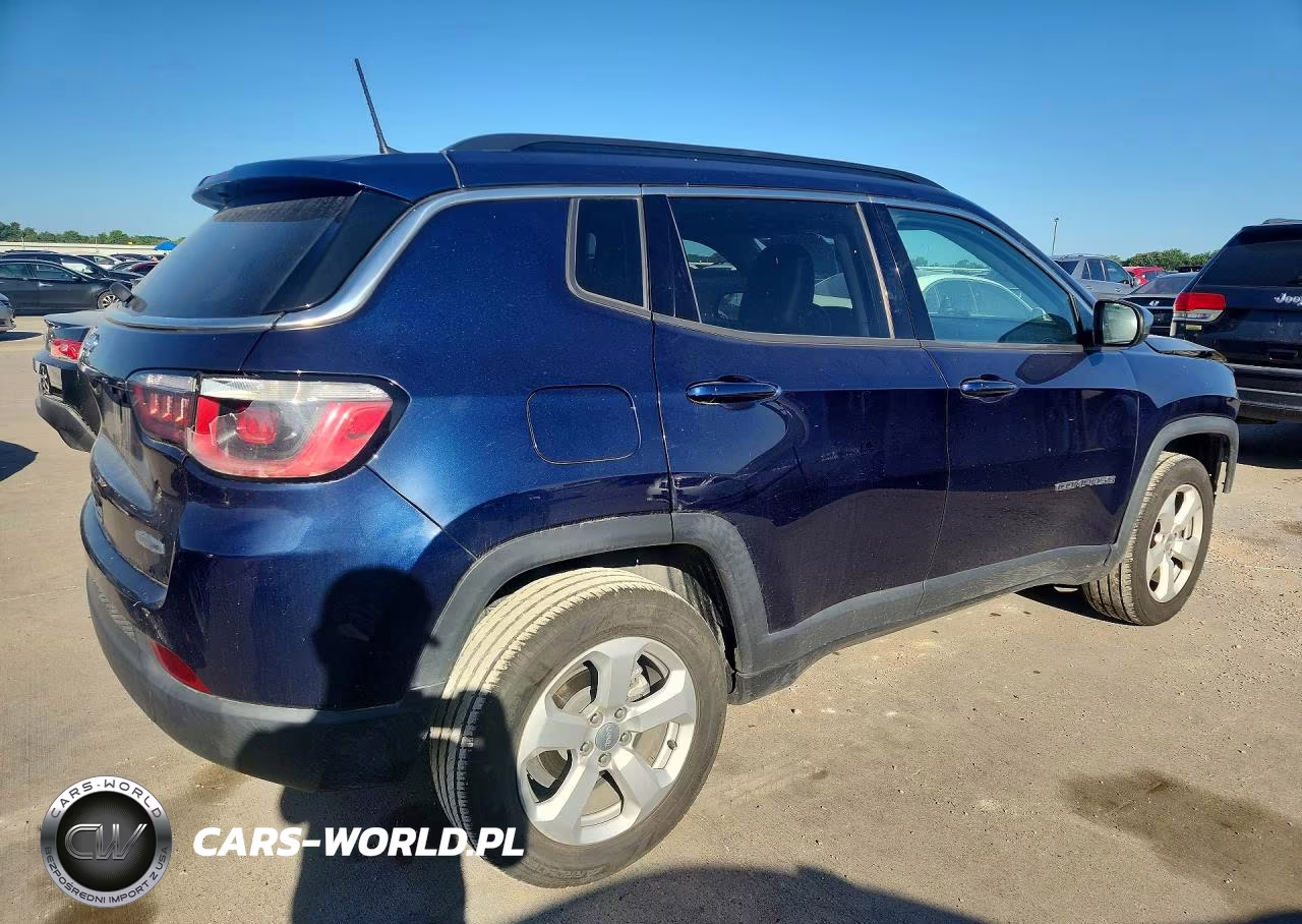 2018 Jeep Compass Latitude VIN:3C4NJDBB0JT315667 - 3