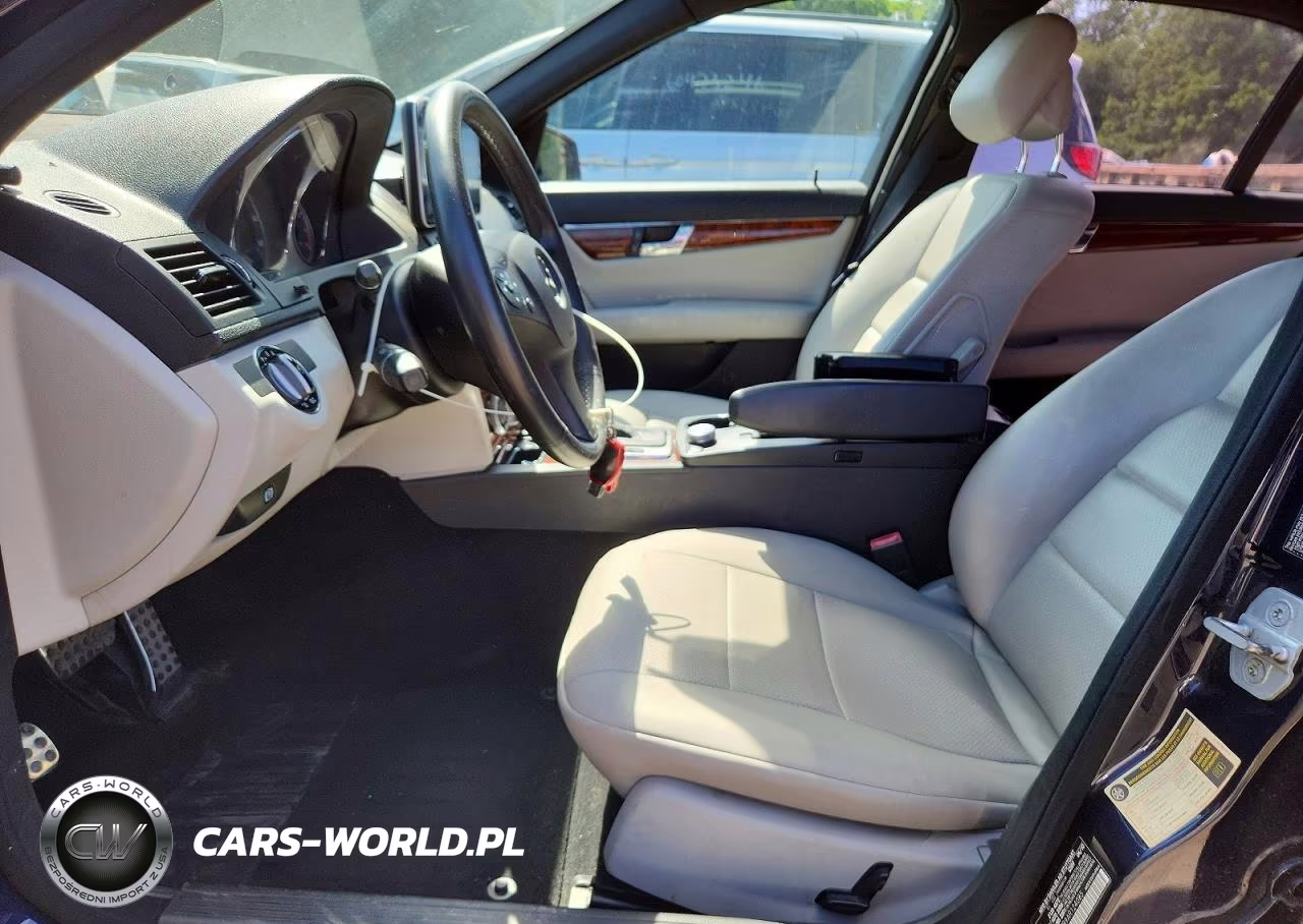 2010 Mercedes-Benz C 300 4Matic VIN:WDDGF8BB9AR124085 - 7